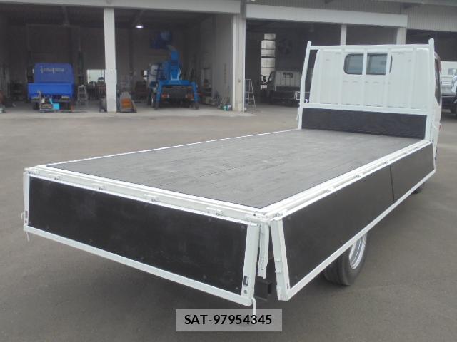 MITSUBISHI FUSO CANTER 2013-04 7819516-19