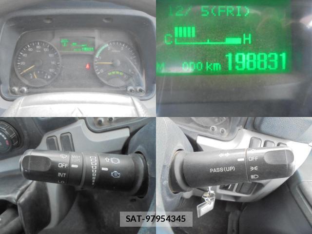 MITSUBISHI FUSO CANTER 2013-04 7819516-9
