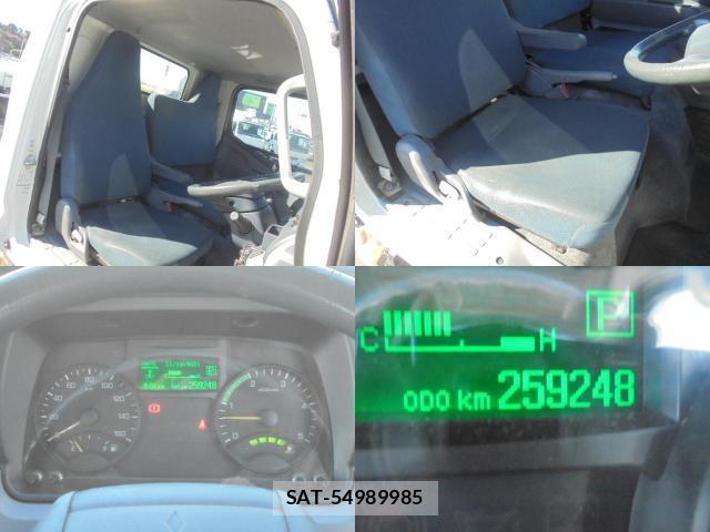 MITSUBISHI FUSO CANTER 2015-06 7819517-8