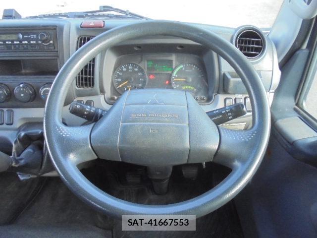 MITSUBISHI FUSO CANTER 2013-08 7819518-8