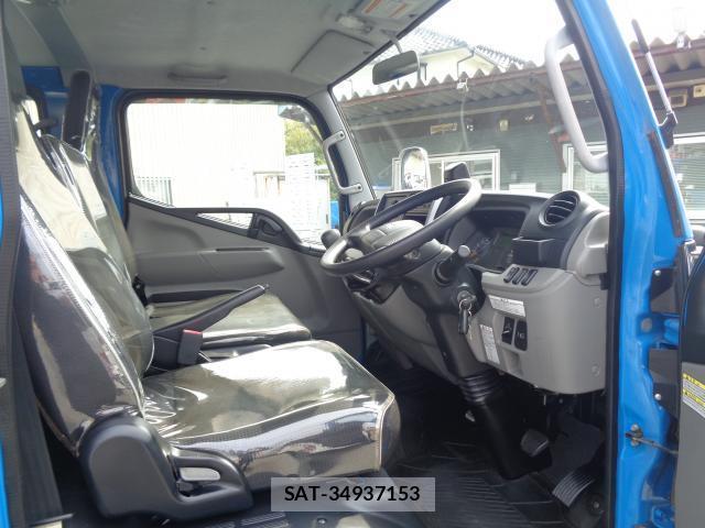 MITSUBISHI FUSO CANTER 2019-06 7819810-3