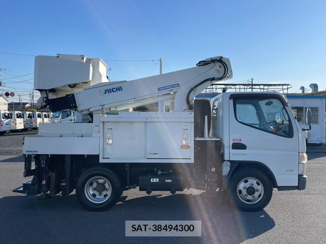 MITSUBISHI FUSO CANTER 2017-12 7820443-3