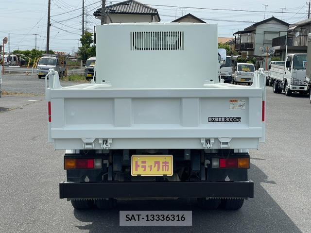 MITSUBISHI FUSO CANTER 2021-07 7820446-5