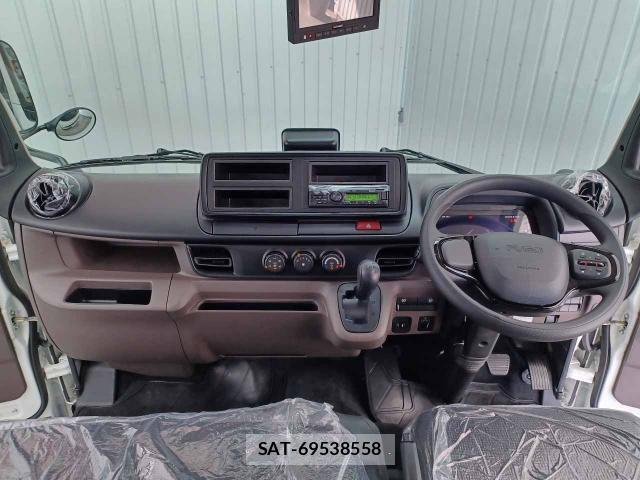 MITSUBISHI FUSO CANTER 2024-08 7820498-10