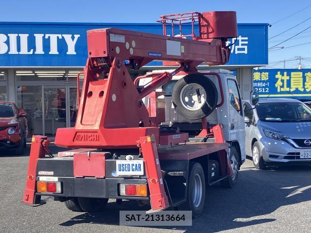 MITSUBISHI FUSO CANTER 2008-09 7820664-1