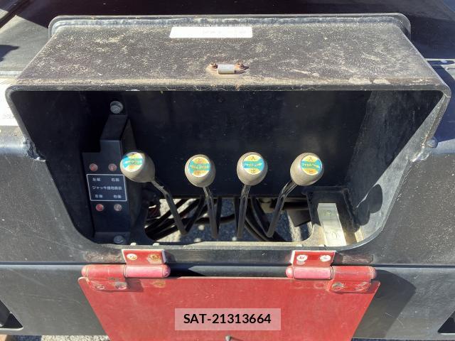MITSUBISHI FUSO CANTER 2008-09 7820664-14
