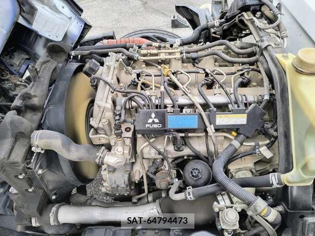 MITSUBISHI FUSO CANTER 2014-02 7822818-19
