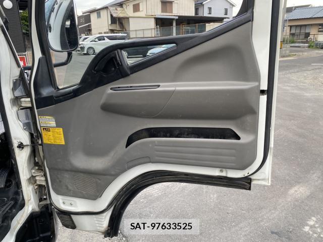 MITSUBISHI FUSO CANTER 2017-03 7822998-16