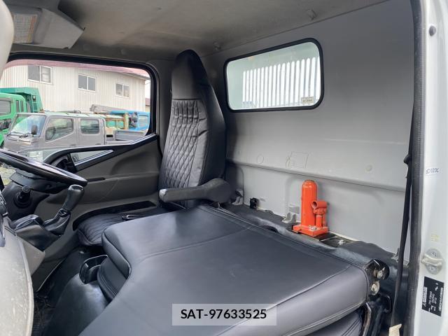 MITSUBISHI FUSO CANTER 2017-03 7822998-18