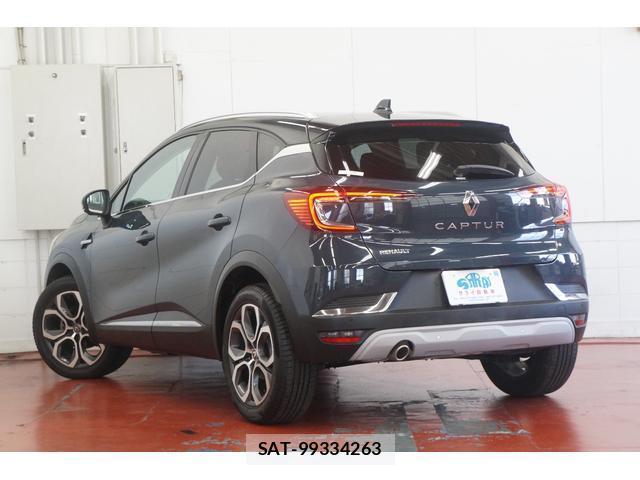 Renault CAPTUR 2021-02 7813566-11