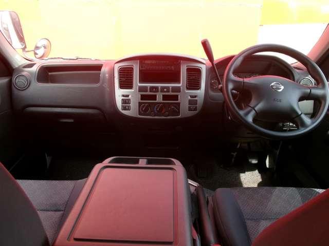 Nissan CARAVAN BUS 2013-02 7823302-14