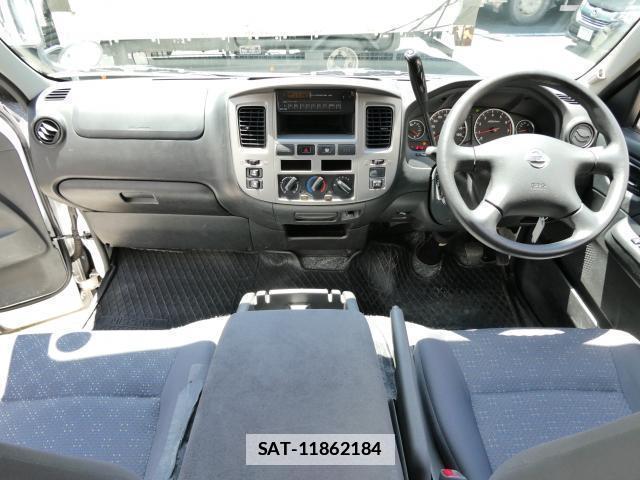 Nissan CARAVAN COACH 2008-09 7815303-6