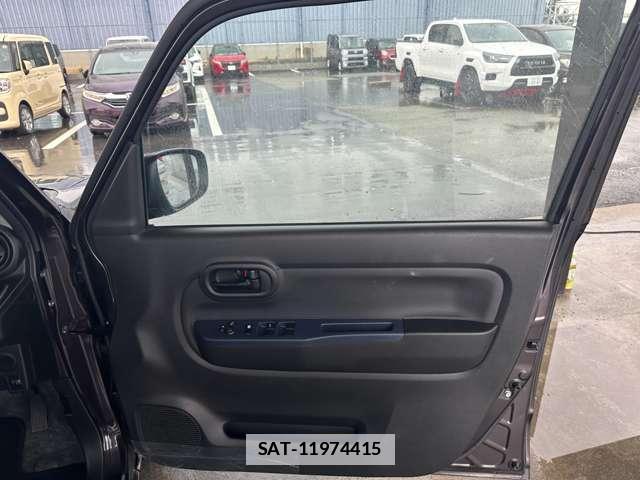 Mazda CAROL 2023-10 7815904-10