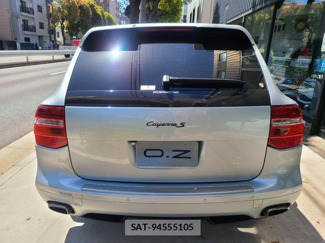 Porsche CAYENNE 2007-04 7813677-11