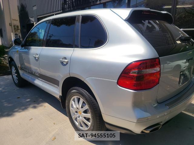Porsche CAYENNE 2007-04 7813677-15