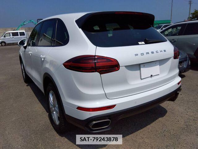 Porsche CAYENNE 2015-04 7813978-1