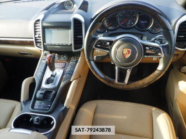 Porsche CAYENNE 2015-04 7813978-2