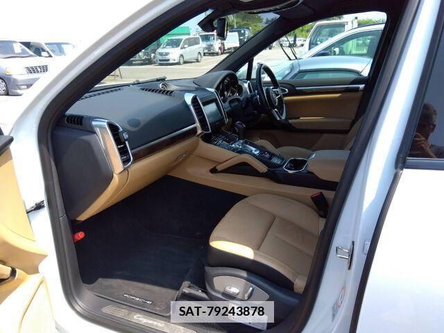 Porsche CAYENNE 2015-04 7813978-5