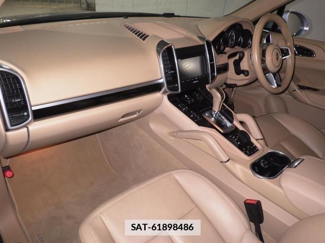 Porsche CAYENNE 2016-01 7814919-2