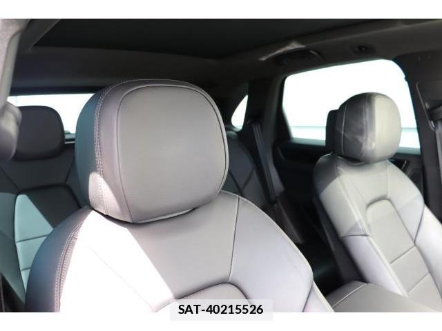 Porsche CAYENNE 2019-06 7817214-16