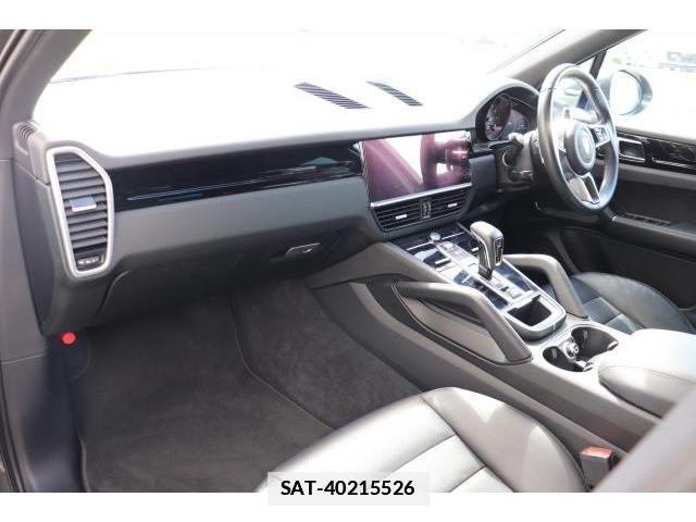 Porsche CAYENNE 2019-06 7817214-2
