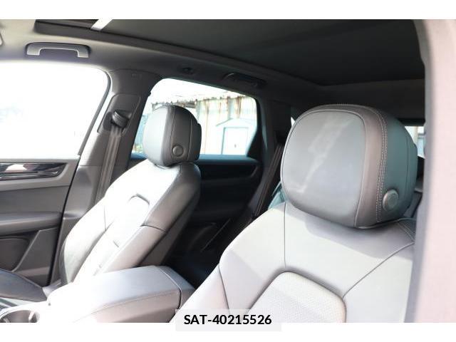 Porsche CAYENNE 2019-06 7817214-5