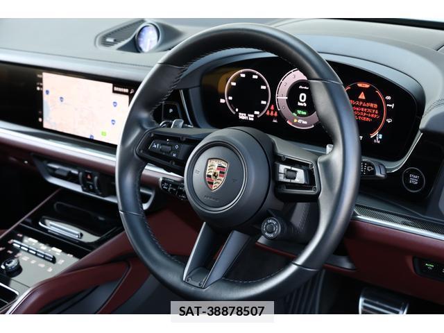 Porsche CAYENNE 2024-04 7818638-3