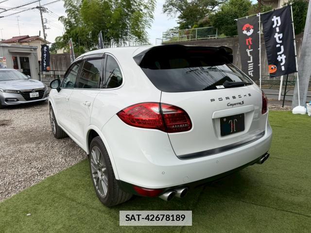 Porsche CAYENNE 2014-07 7818895-1