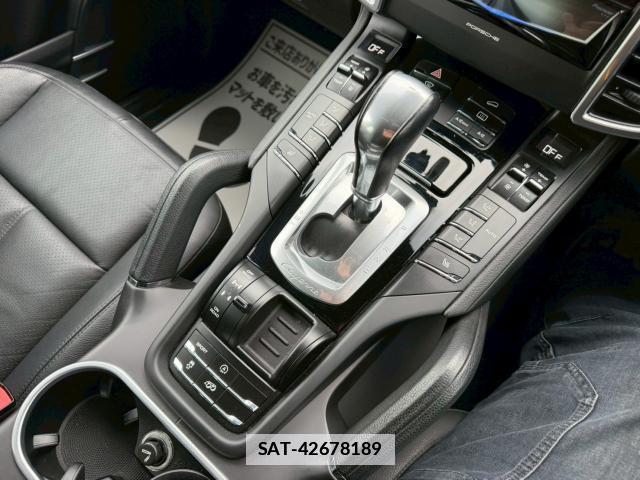 Porsche CAYENNE 2014-07 7818895-13