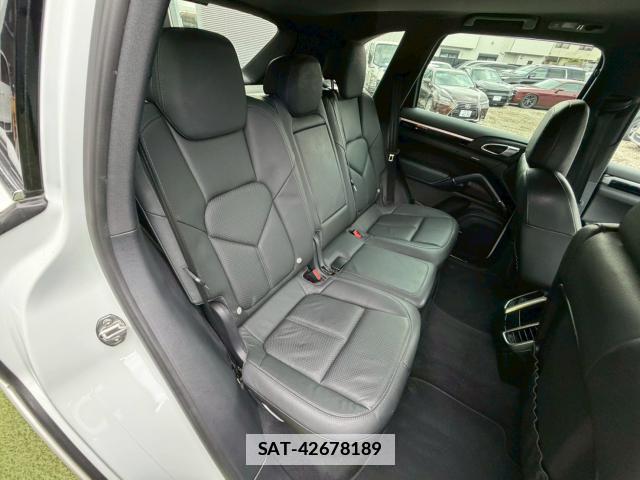 Porsche CAYENNE 2014-07 7818895-15