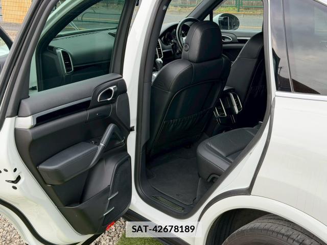 Porsche CAYENNE 2014-07 7818895-16