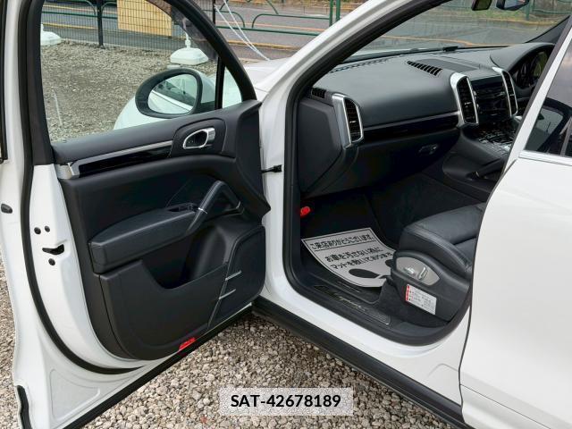Porsche CAYENNE 2014-07 7818895-6