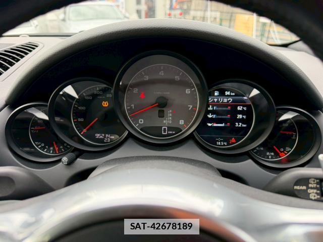 Porsche CAYENNE 2014-07 7818895-9