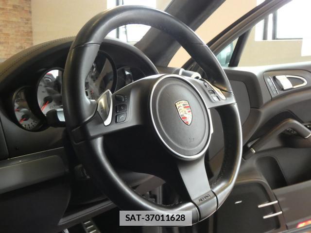 Porsche CAYENNE 2011-08 7820224-10