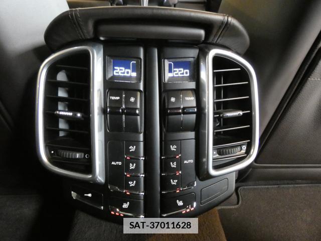 Porsche CAYENNE 2011-08 7820224-15