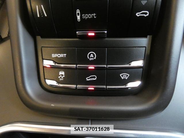 Porsche CAYENNE 2011-08 7820224-17