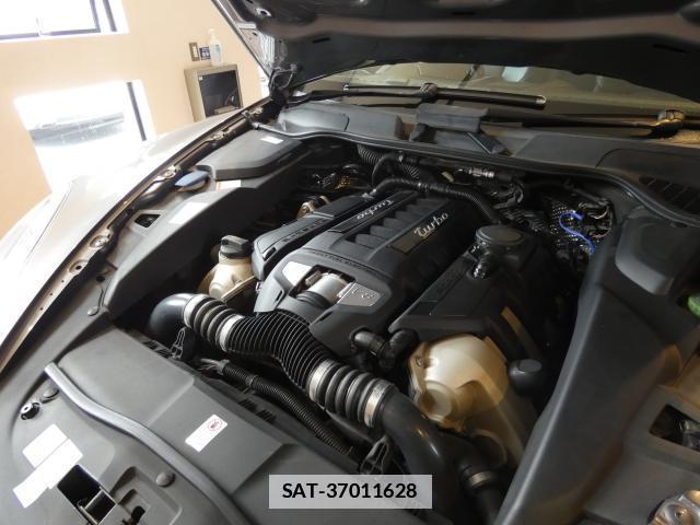 Porsche CAYENNE 2011-08 7820224-19