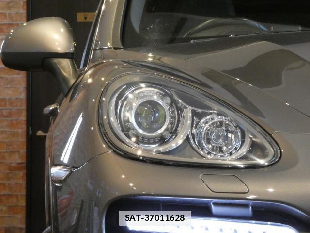 Porsche CAYENNE 2011-08 7820224-2