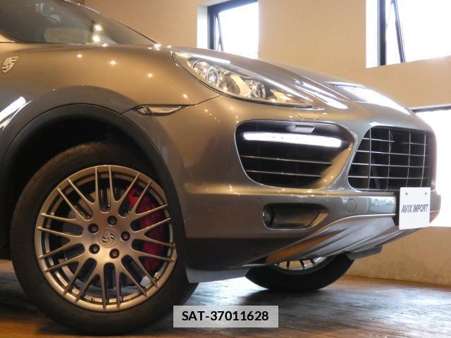 Porsche CAYENNE 2011-08 7820224-4