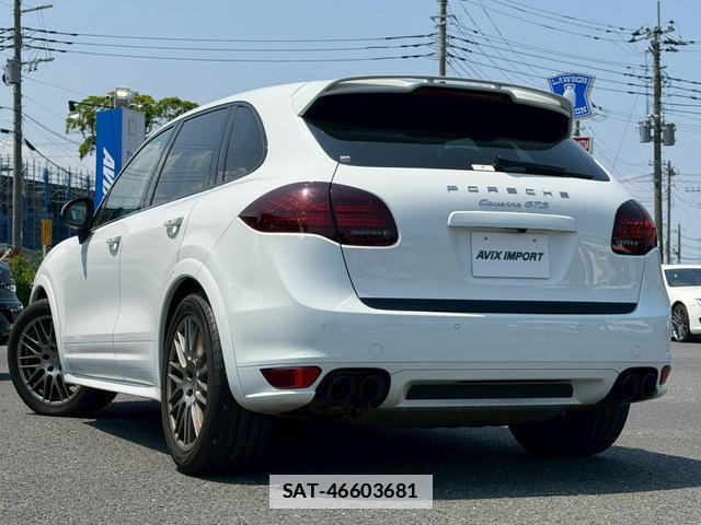 Porsche CAYENNE 2012-12 7820230-1