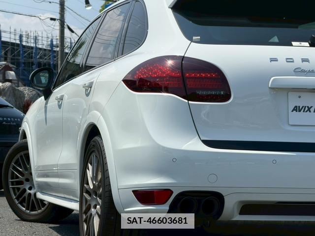 Porsche CAYENNE 2012-12 7820230-6