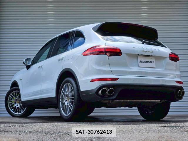 Porsche CAYENNE 2016-07 7820309-1