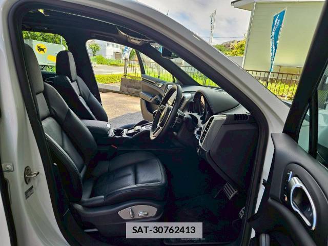 Porsche CAYENNE 2016-07 7820309-14