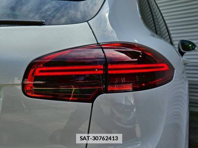 Porsche CAYENNE 2016-07 7820309-3