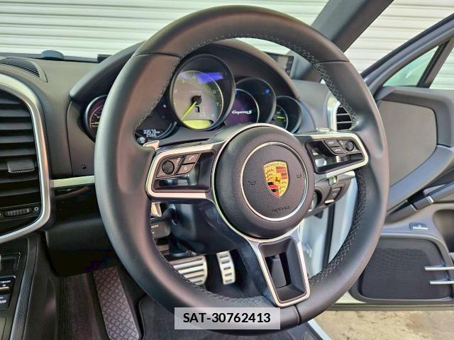 Porsche CAYENNE 2016-07 7820309-8