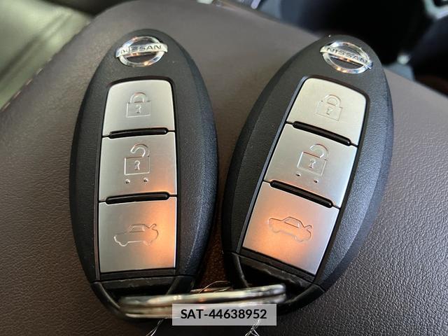 Nissan CIMA 2017-07 7816861-13