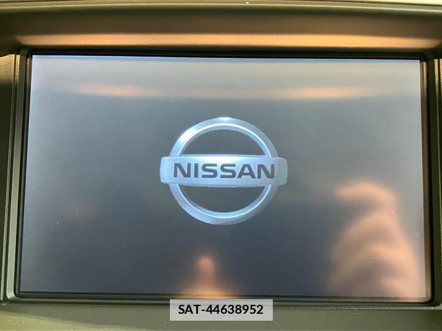 Nissan CIMA 2017-07 7816861-15