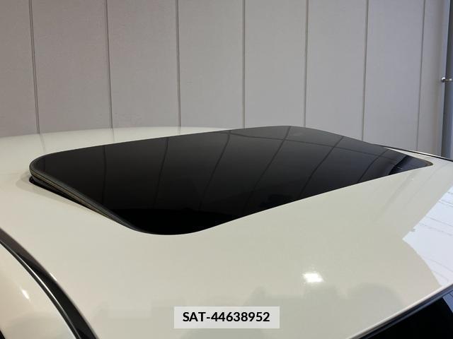 Nissan CIMA 2017-07 7816861-17