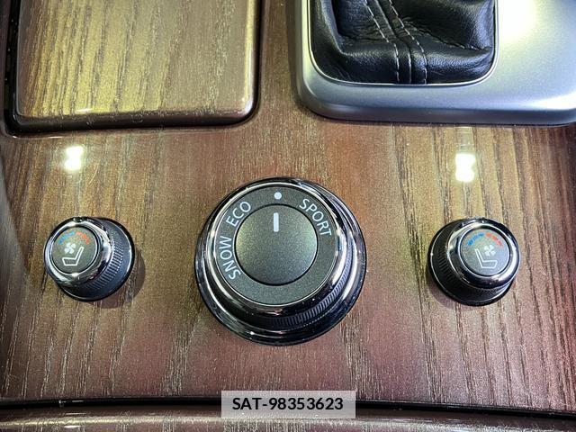 Nissan CIMA 2017-02 7816863-11