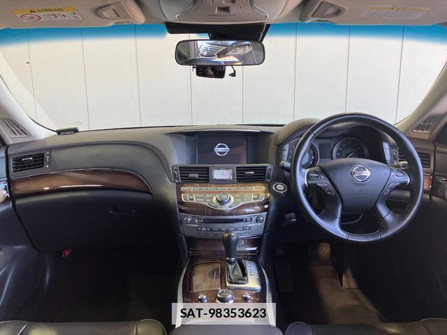 Nissan CIMA 2017-02 7816863-2